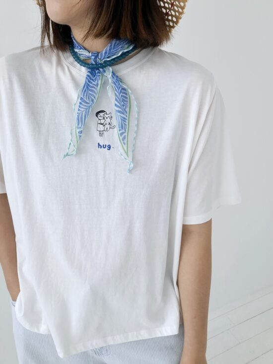 HUG TEE (WHITE)